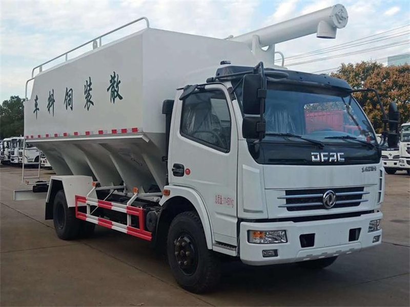 散裝飼料車發(fā)動機(jī)養(yǎng)護(hù)小技巧