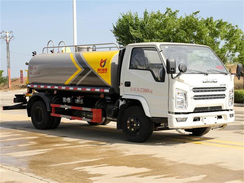 江鈴順達5噸灑水車生產廠家地址