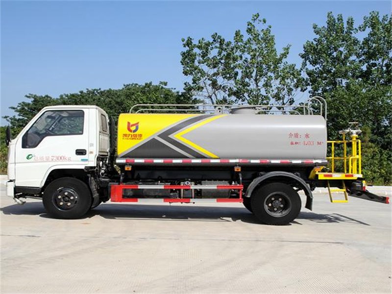 江鈴順達5噸灑水車生產廠家地址