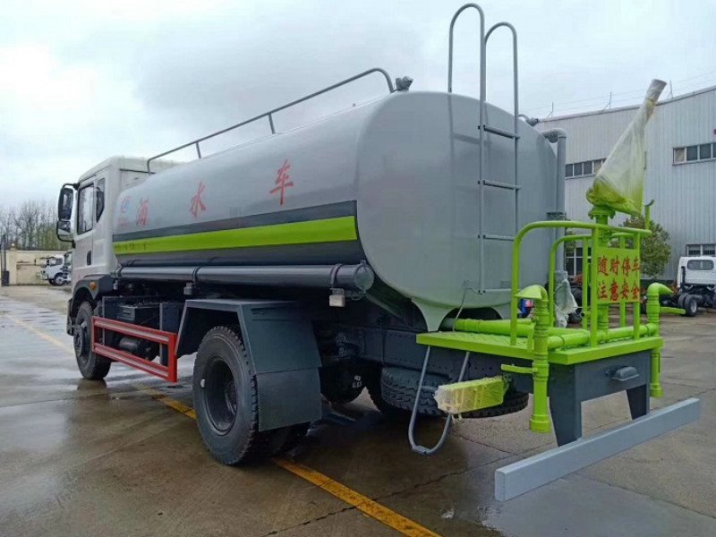 環(huán)衛(wèi)部門灑水車的日常維護(hù)辦法