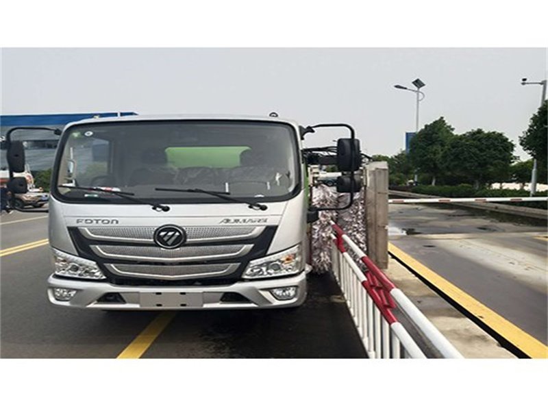 2方國(guó)六護(hù)欄清洗車廠家報(bào)價(jià)