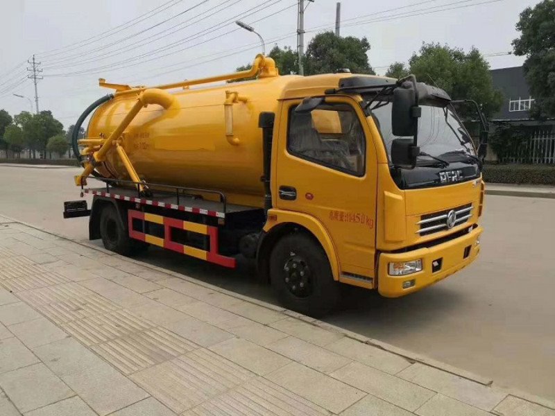 多利卡D7吸污車質(zhì)量可靠