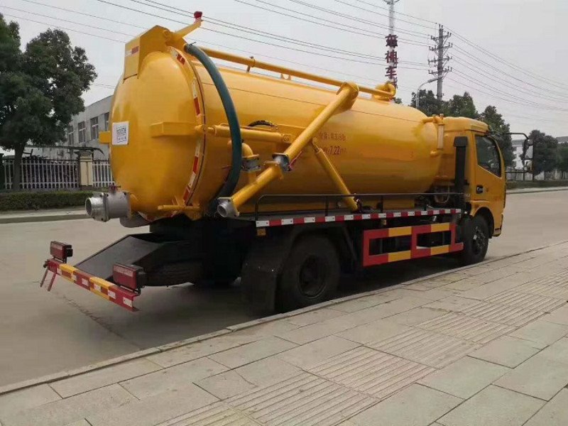 多利卡D7吸污車質(zhì)量可靠