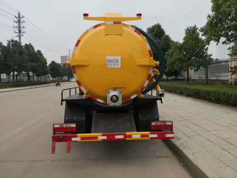 多利卡D7吸污車質(zhì)量可靠