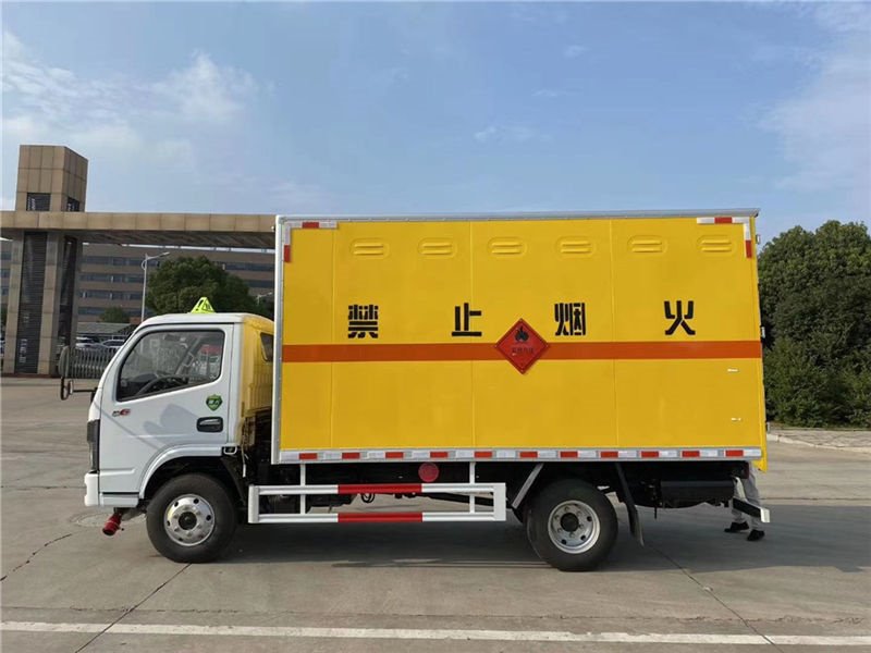 國(guó)六新款多利卡D6易燃?xì)怏w廂式運(yùn)輸車(chē)價(jià)格