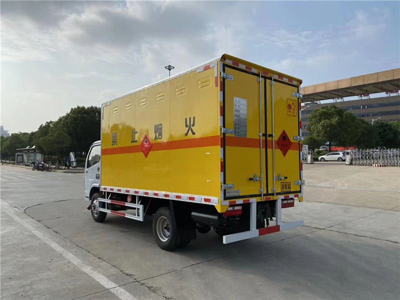 國(guó)六新款多利卡D6易燃?xì)怏w廂式運(yùn)輸車(chē)價(jià)格