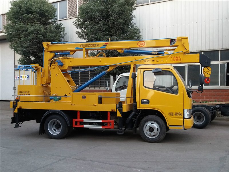 12米國六單排高空作業(yè)車周末報(bào)價(jià)