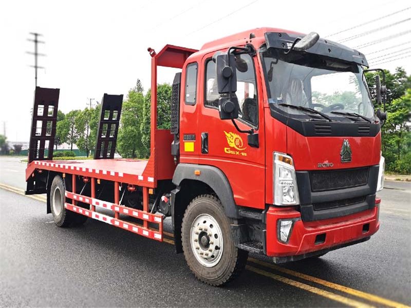 豪沃國(guó)六單橋挖機(jī)平板拖車口碑不錯(cuò)