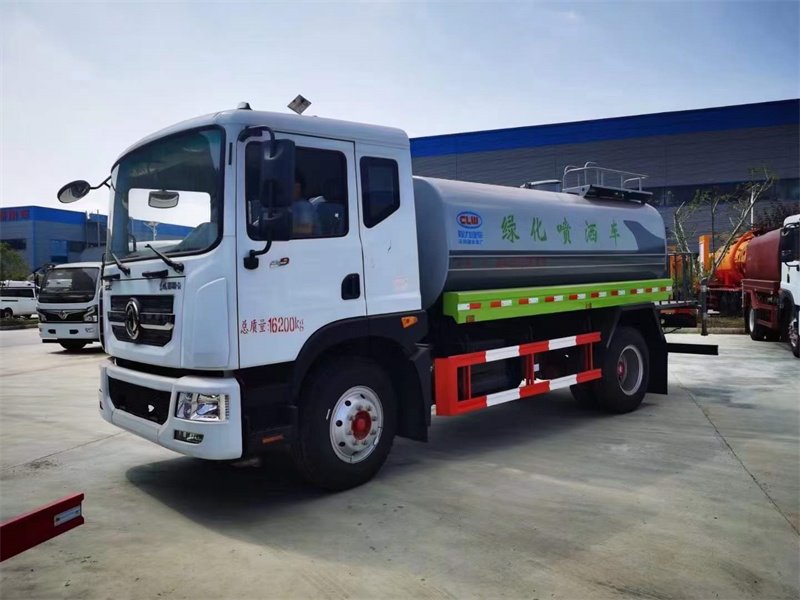 國(guó)六多利卡D9灑水車165馬力