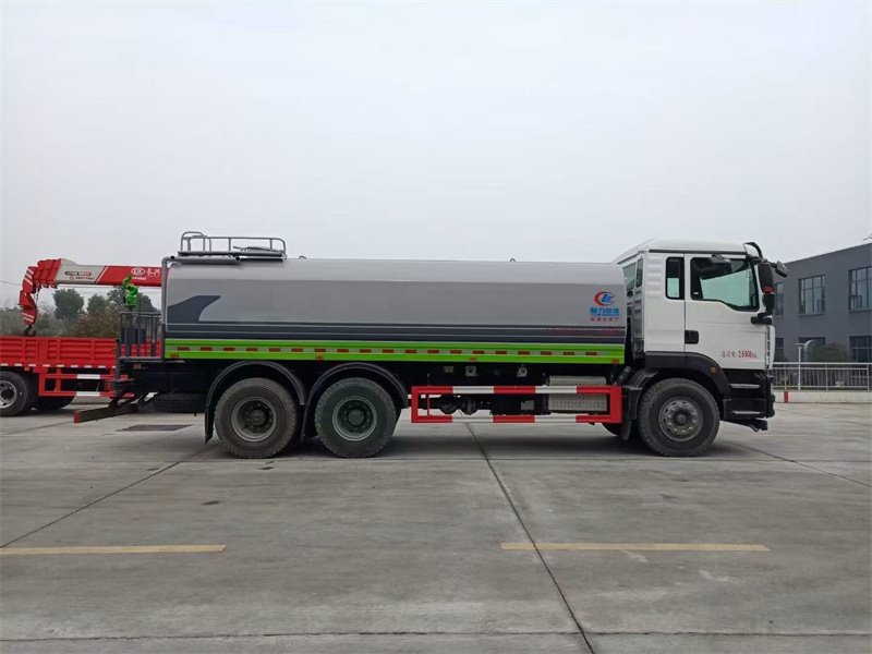 多功能?chē)?guó)六重汽汕德卡后雙橋綠化噴灑車(chē)