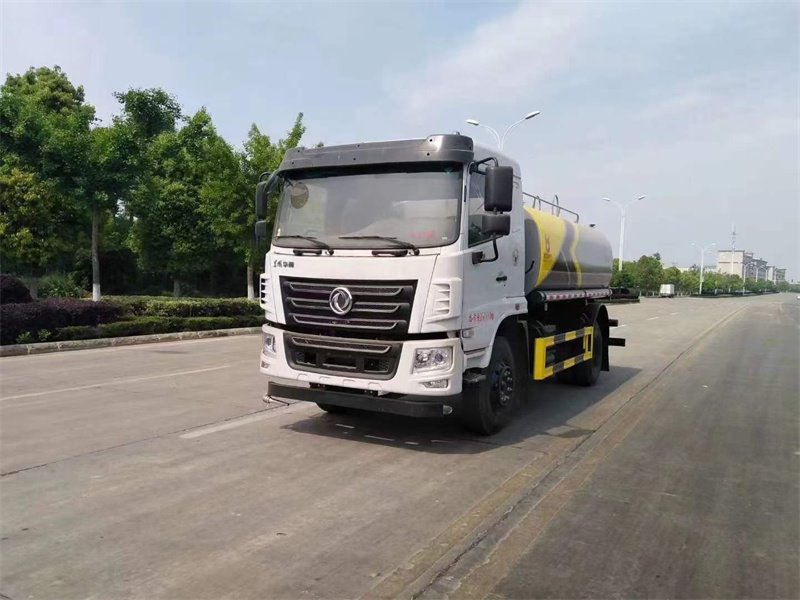 東風(fēng)灑水車高性價比爆款推薦