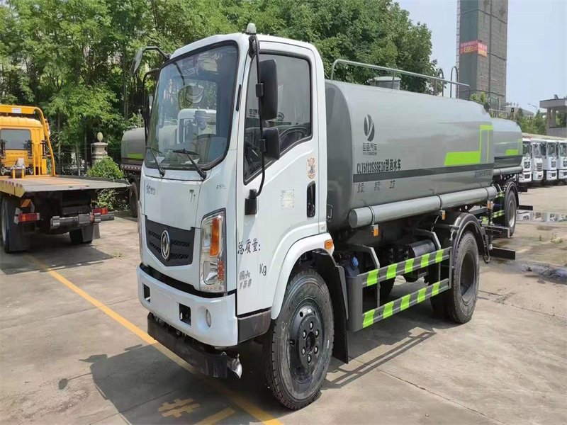 9方東風(fēng)華神T1灑水車云內(nèi)150馬力