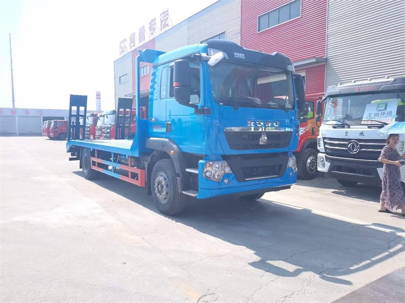 重汽豪沃國六平板車TX-K駕駛室運輸能手