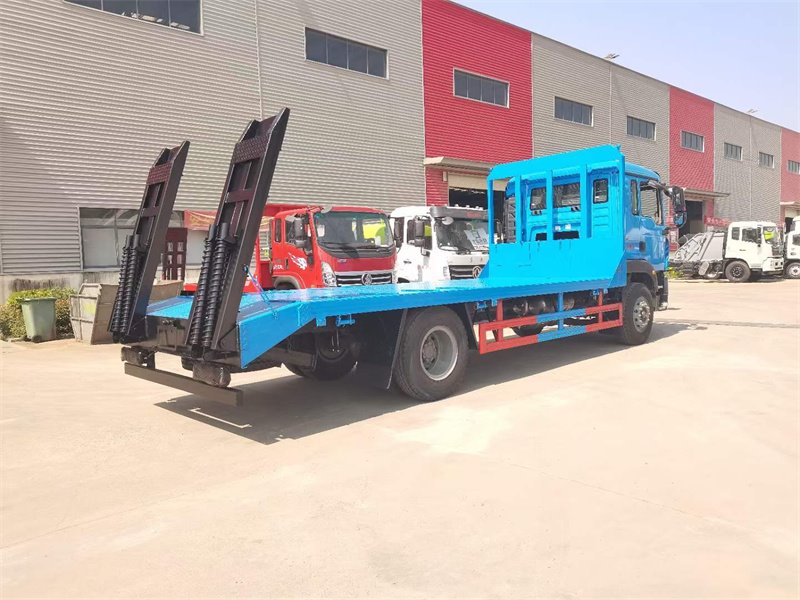 重汽豪沃國六平板車TX-K駕駛室運輸能手