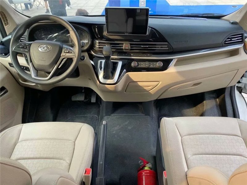 大通V90大額頭C型房車現(xiàn)車出售