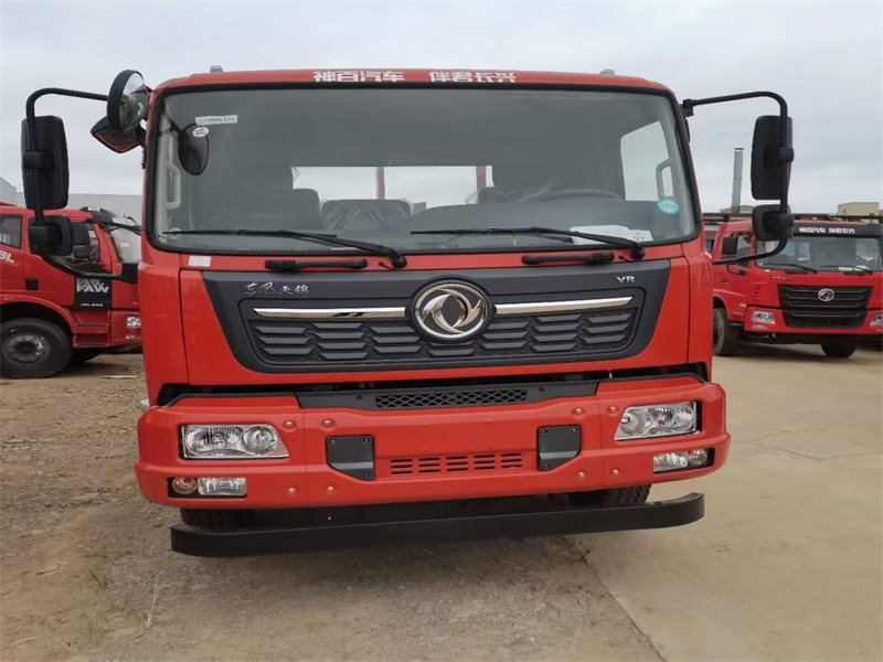 平板運輸車國六東風(fēng)天錦小三軸配置如