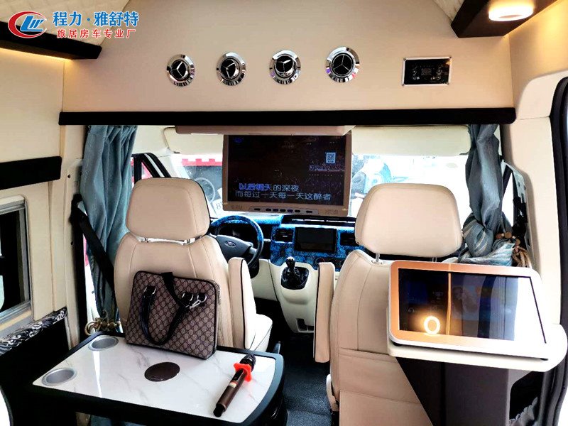 長(zhǎng)軸高頂B型房車國(guó)六福特新世代全順報(bào)價(jià)