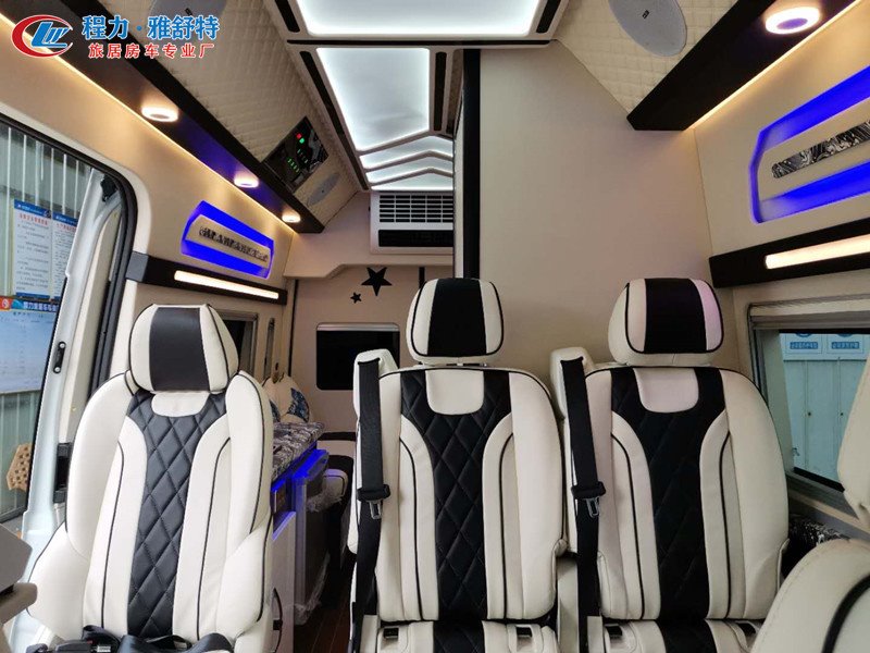 長(zhǎng)軸高頂B型房車國(guó)六福特新世代全順報(bào)價(jià)