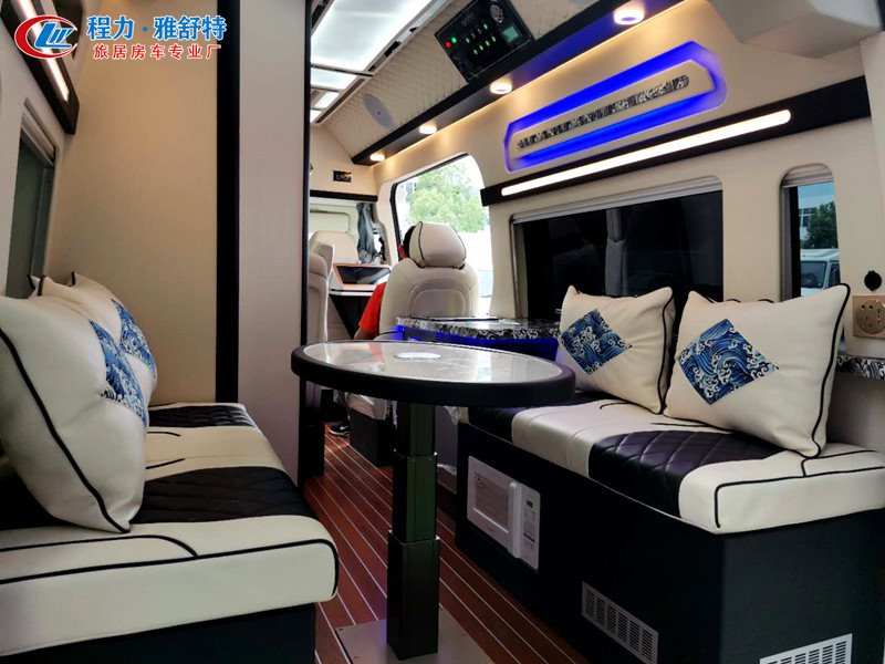 長(zhǎng)軸高頂B型房車國(guó)六福特新世代全順報(bào)價(jià)