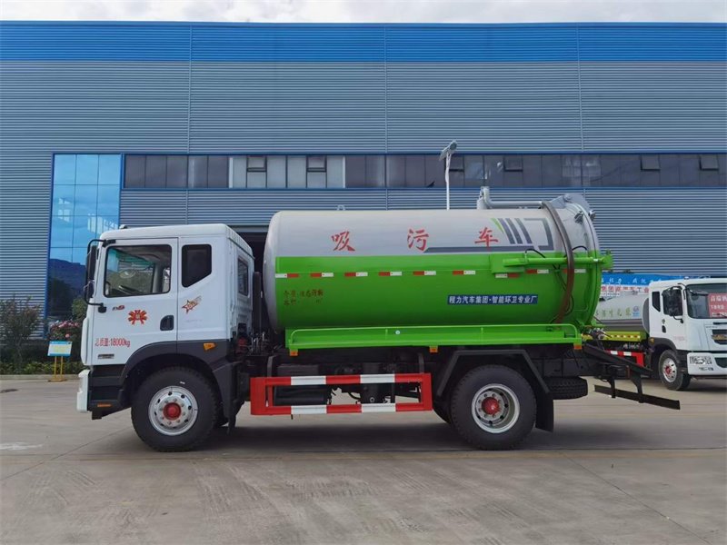 吸污車東風(fēng)D9康明斯6缸230馬力發(fā)動機(jī)