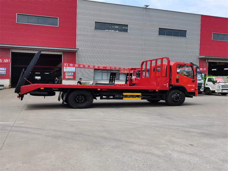 ?六國(guó)?平板車(chē)東風(fēng)福瑞卡六?內(nèi)185馬力