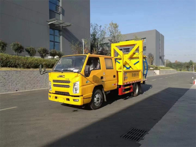 公路防撞緩沖車江鈴藍牌價格