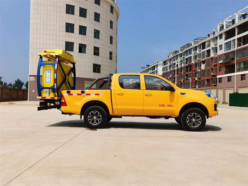 警用巡邏江鈴皮卡防撞緩沖車生產(chǎn)廠家