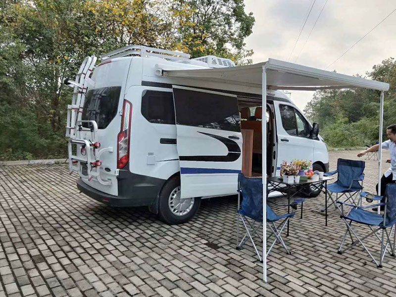 福特新全順B型自動(dòng)擋旅居房車