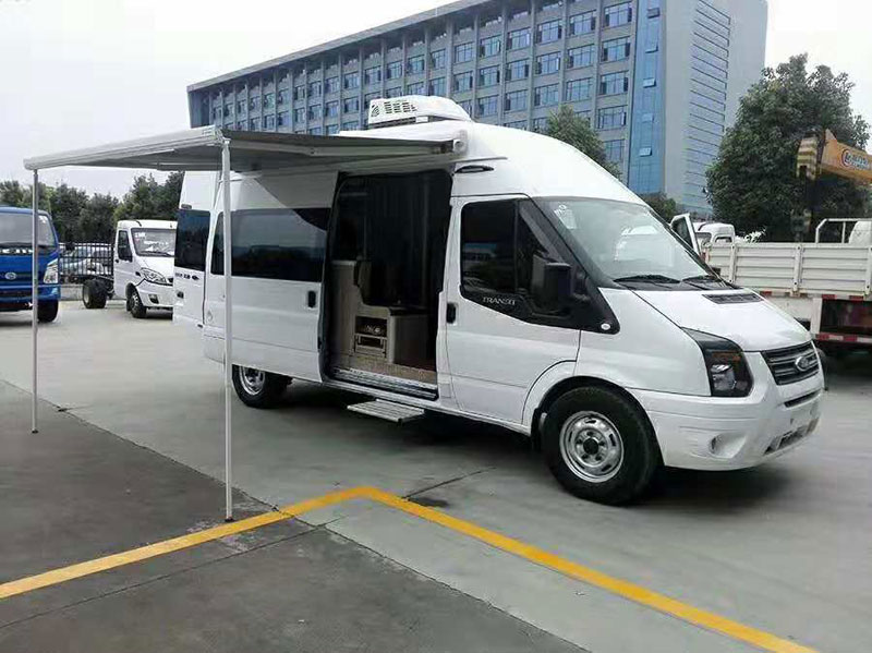 福特新世代B型房車