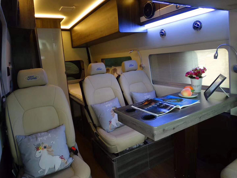 福特新世代B型房車