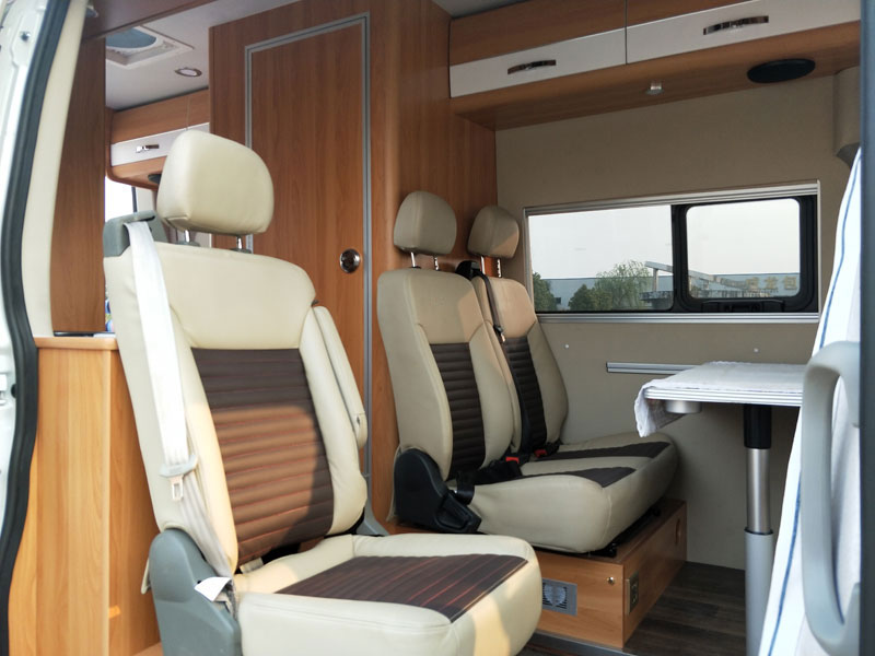 大通V80長軸高頂房車傲旅雅舒特房車