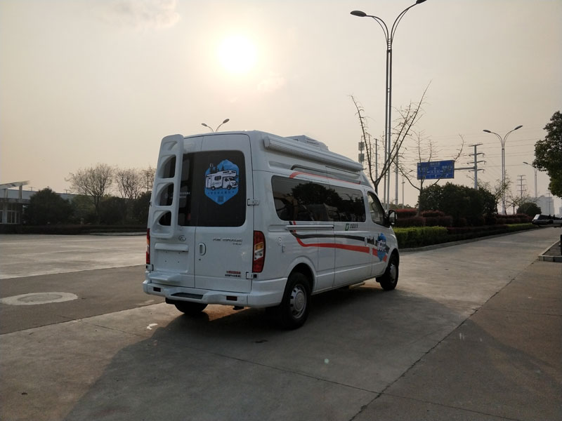 大通V80長軸高頂房車傲旅雅舒特房車