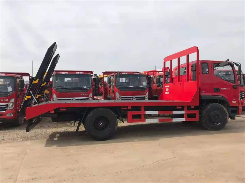 福田瑞沃4200mm軸距平板拖車可上北京牌