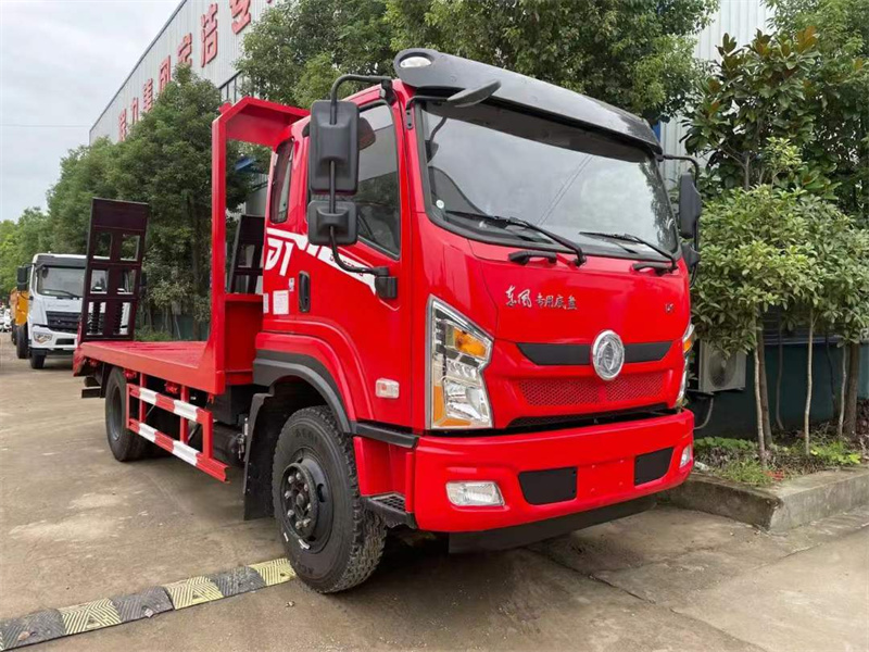 國(guó)六平板車承載能力強(qiáng)