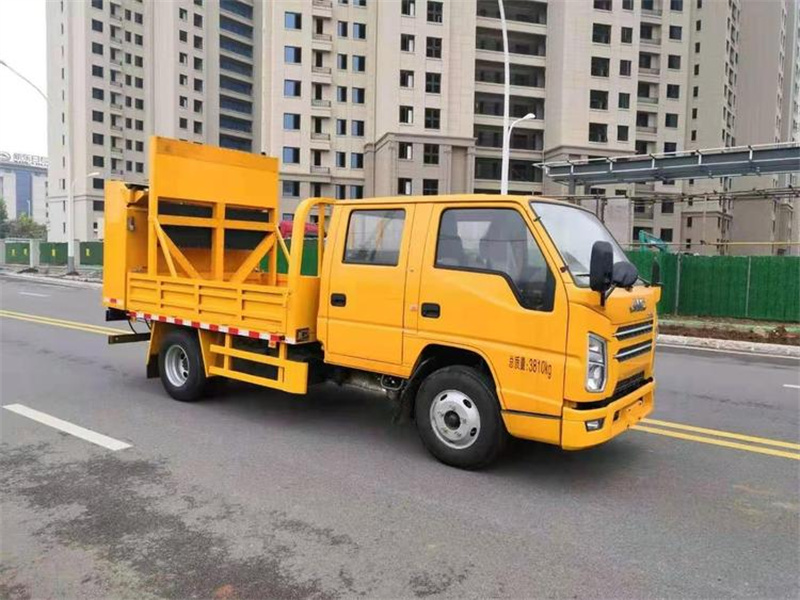 國六防撞緩沖車江鈴雙排座大馬力