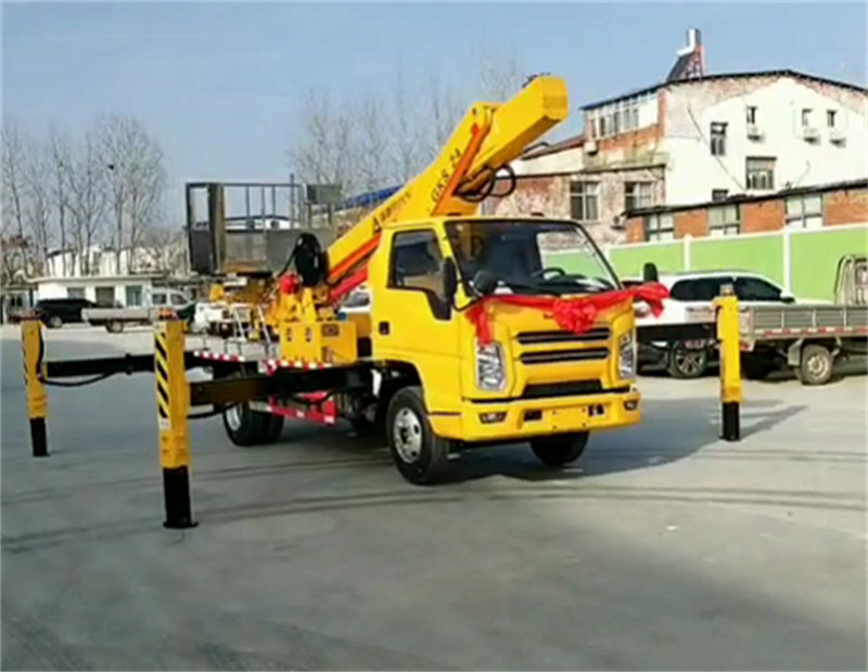 24米藍(lán)牌高空作業(yè)車江鈴廠家