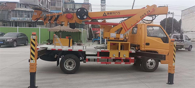 24米藍(lán)牌高空作業(yè)車3360 軸距