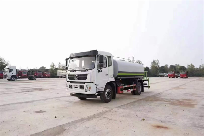 東風福瑞卡灑水車170馬力
