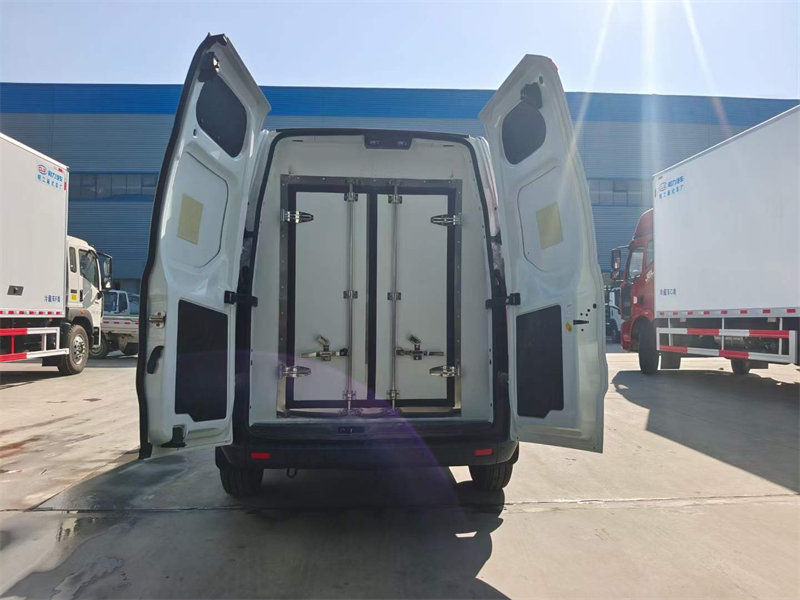 江鈴福特全順面包冷藏車