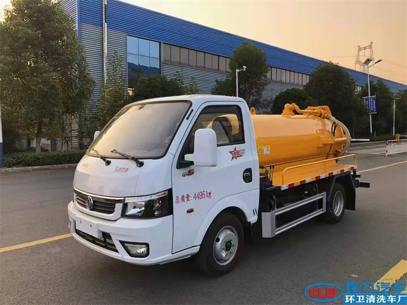 藍(lán)牌東風(fēng)途逸吸污車