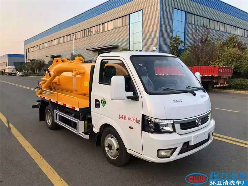 藍(lán)牌東風(fēng)途逸吸污車