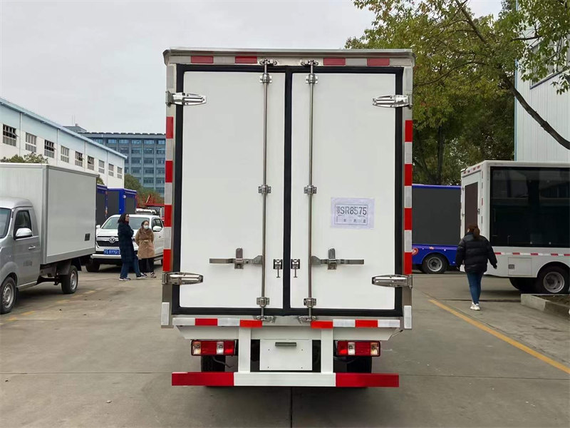 國(guó)六長(zhǎng)安冷藏車