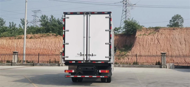 國六福田歐馬可歐航7.6米冷藏車