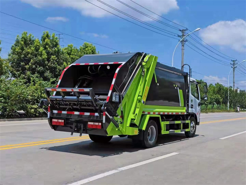 小多利卡壓縮垃圾車