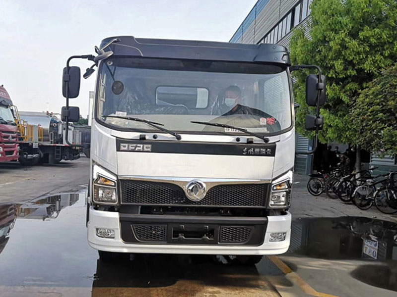 國六東風(fēng)福瑞卡程力重工瀝青灑布車