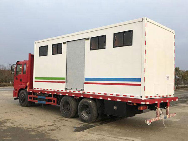 廠家定制景區(qū)大型工程車載廂式廁所衛(wèi)生間 