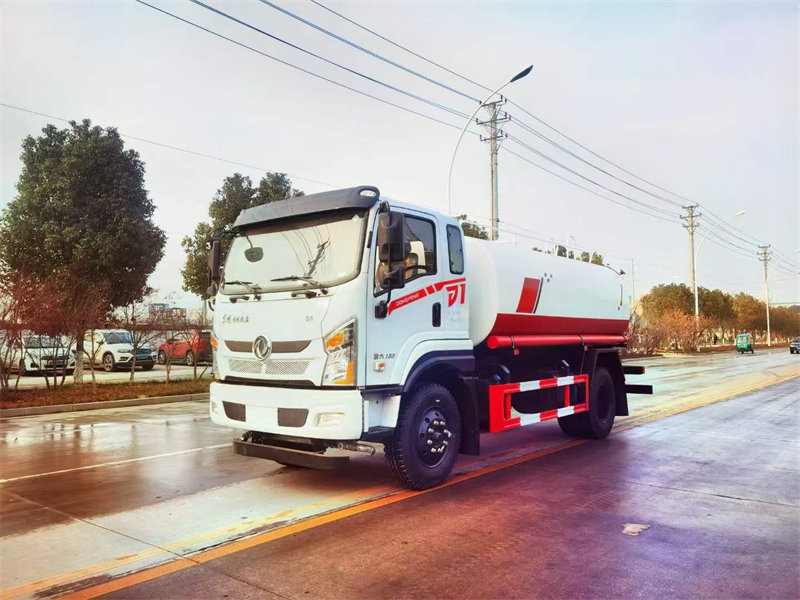 12方灑水車現(xiàn)車多少錢