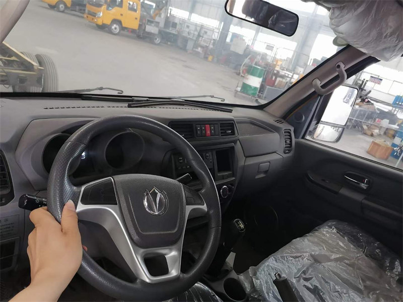 13米高空作業(yè)車藍(lán)牌現(xiàn)車特價(jià)