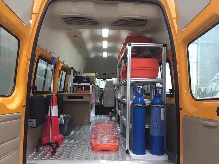 藍(lán)牌國六福特工程車 4-7座救險(xiǎn)電力工程車