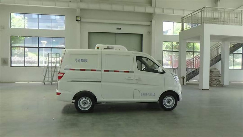 長安星五面包冷藏車